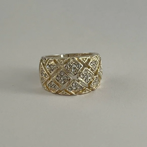 Diamanté crystal set gold and silver tone wide size 8 band ring - Picture 4 of 15